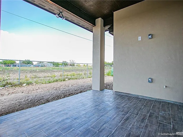 714 Santa Isabel St — Photo 18