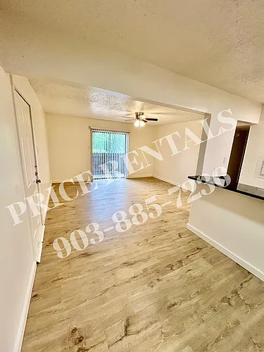 201 W Spence St Photo 1