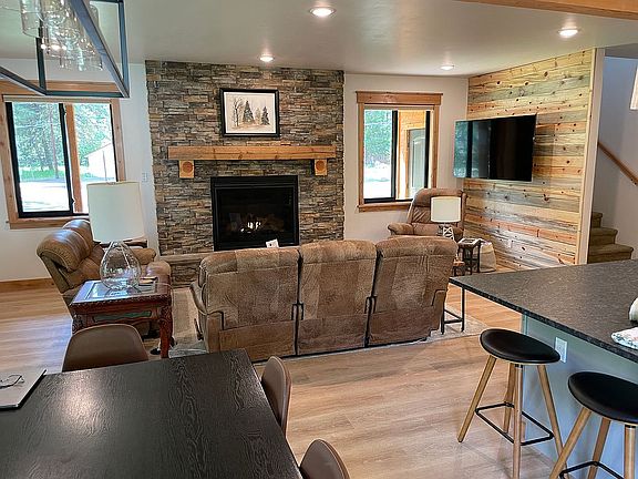 Suite Cabin Living Room