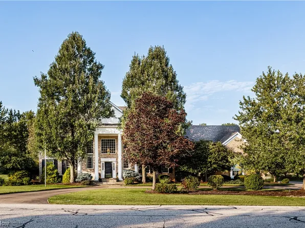 613 Trellis Green Dr, Akron, OH 44333