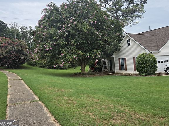 2nd image of 9 Dogwood Rdg