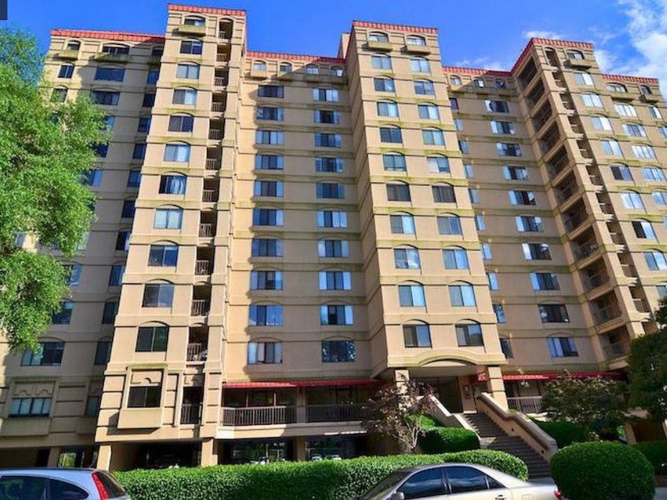 1st image of 1600 Park Cir APT 1210