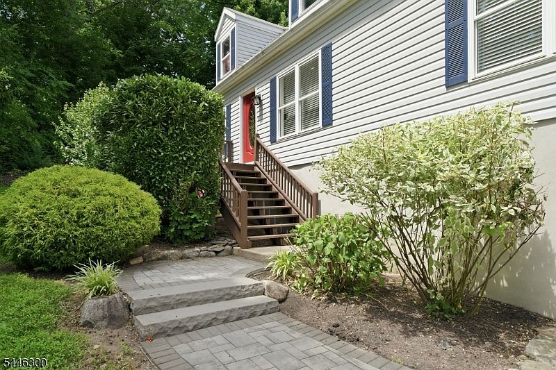 1st image of 64 Valley Rd