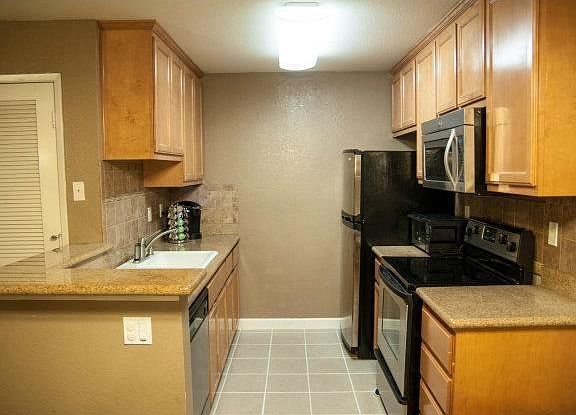 5th image of 2727 Somerset Park Cir