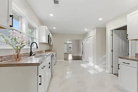 2053 Waverly Ave — Photo 8