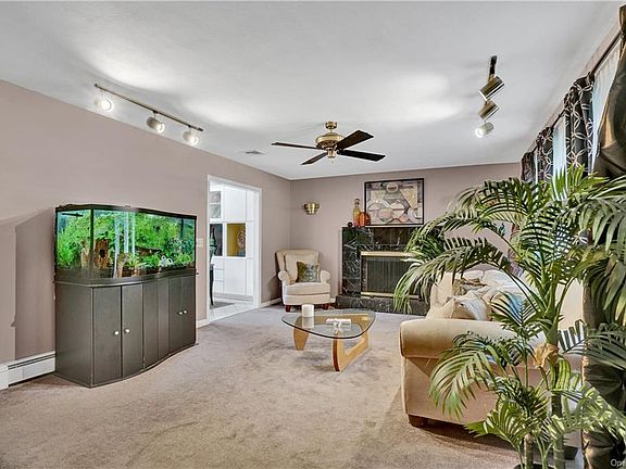 3rd image of 18 Cherie Ln