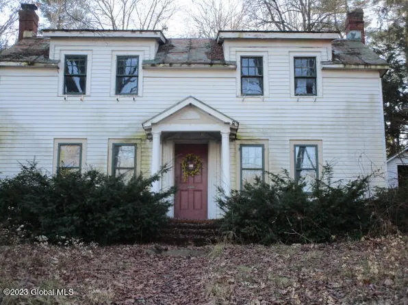 196 Palmer Ave, Corinth, NY 12822