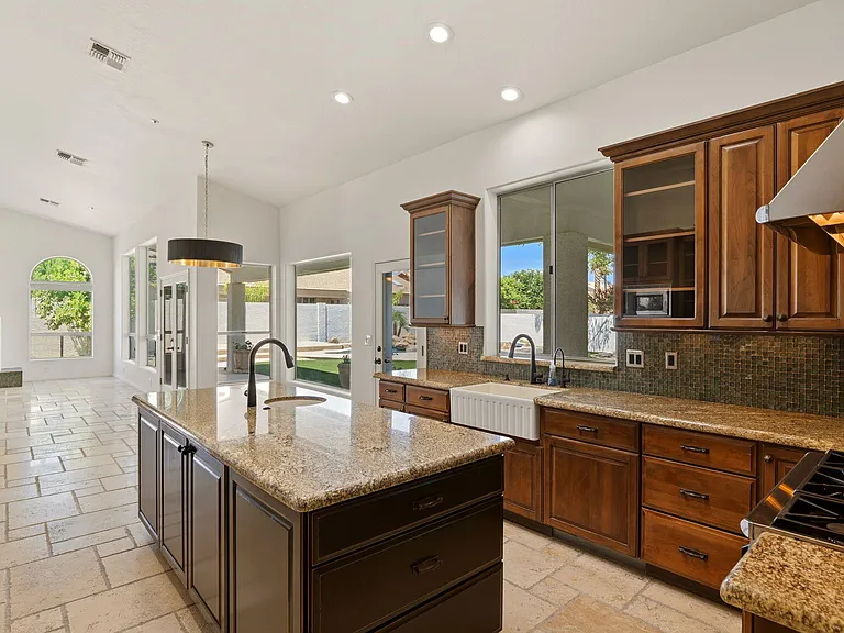8638 E Dahlia Dr — Photo 13