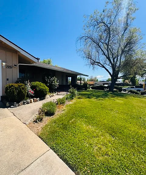 889 Morrison Ave — Photo 3