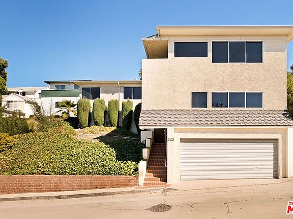 2nd image of 2470 Micheltorena St