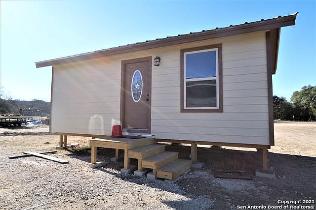 1st image of 306 Willow Springs Dr