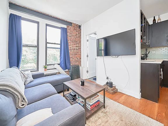 5th image of 259 E Broadway APT 3C