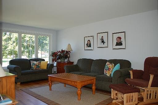 3rd image of 6901 W 175th St