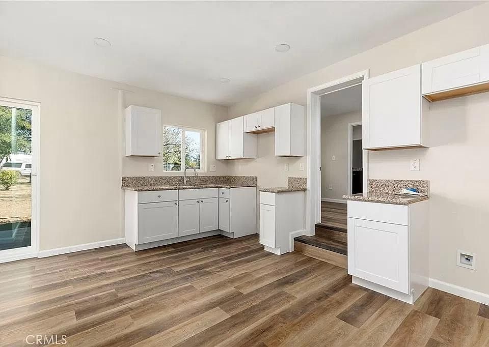 1st image of 621 1/2 S Mistletoe Ave