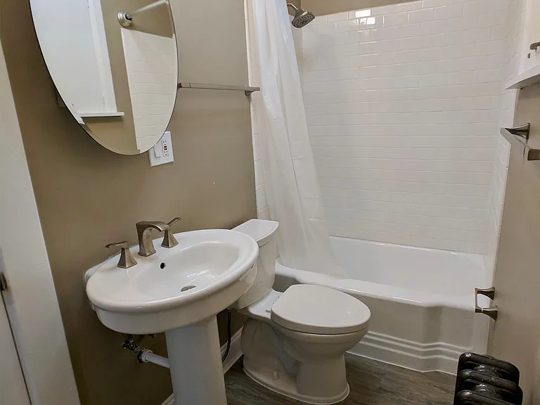 221 E Main St — Photo 16