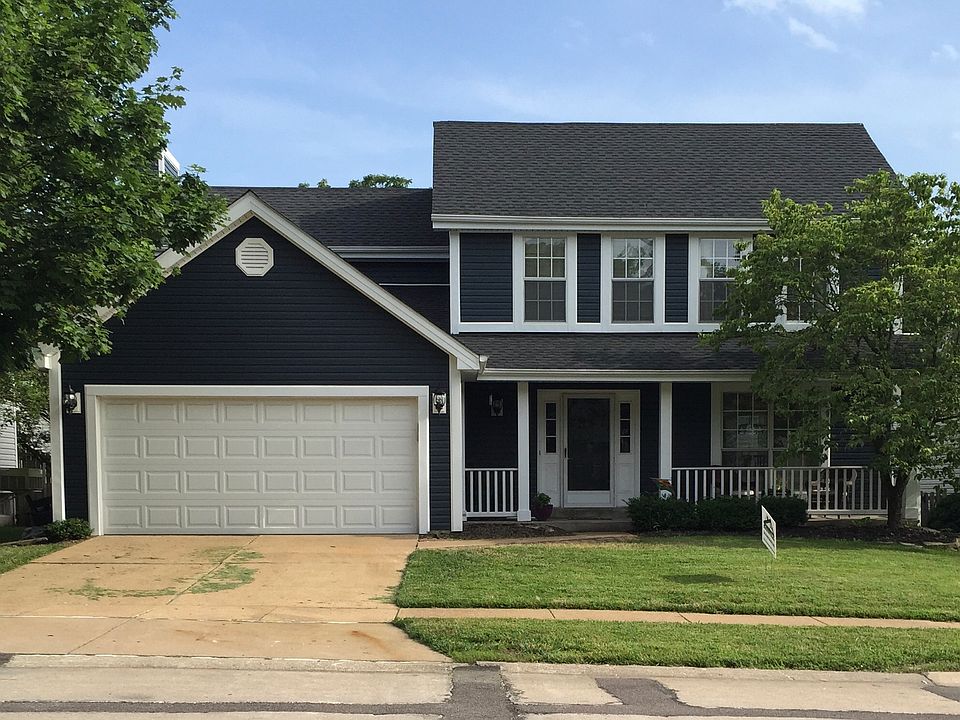 1st image of 904 Oakwood Farms Ln