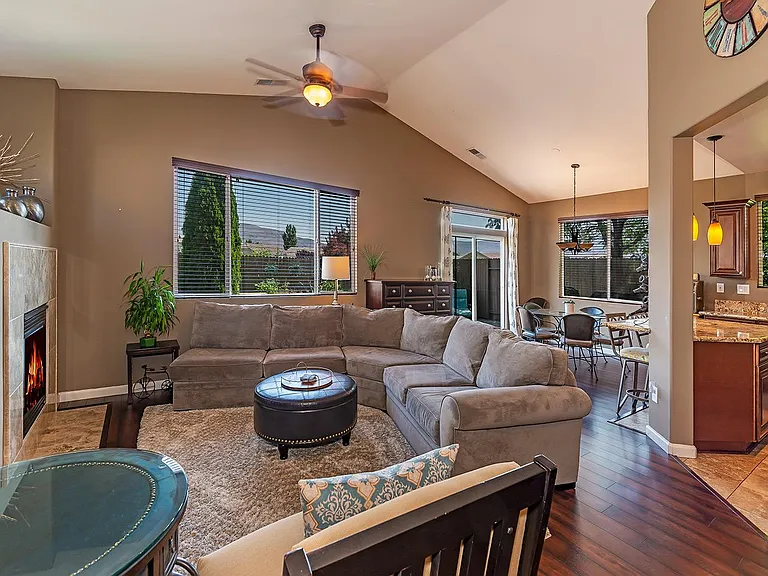 1691 Iron Mountain Dr — Photo 4
