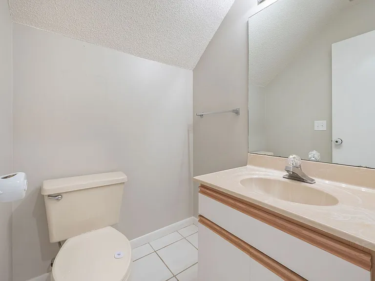 1219 Oakmont Dr — Photo 35