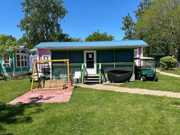 1233 Fox Rd #26, Middle Bass, OH 43446