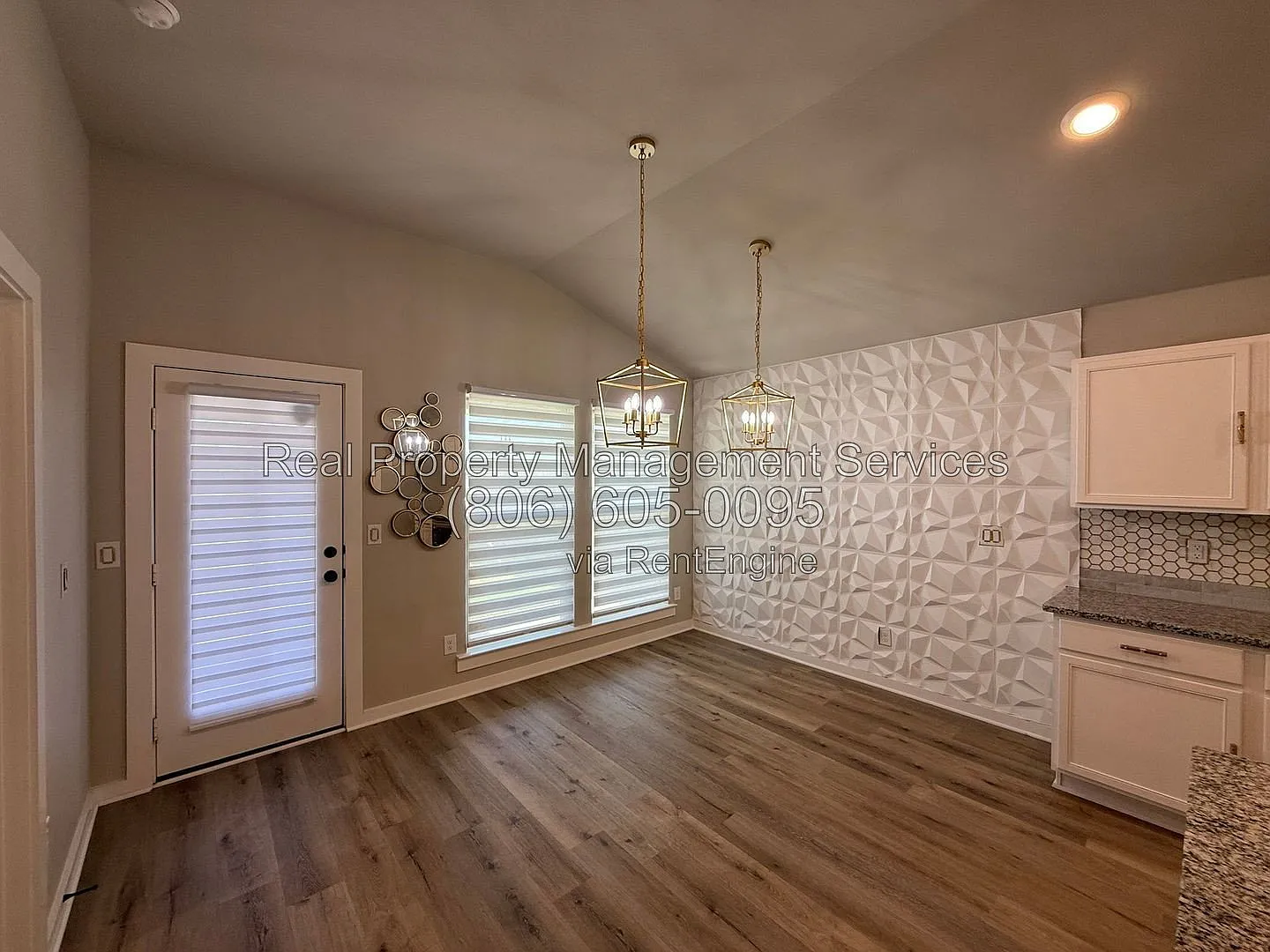 3 bed, 2.0 bath, 1605 sqft, $1,700 — Photo 3