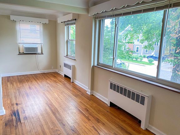 3rd image of 3162 Troy Ave APT 1