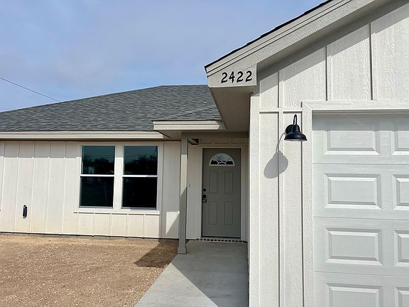 2nd image of 2422 Lindell Ave