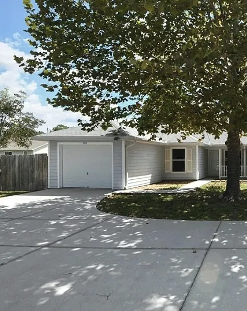 2131 N Pine Cone Ave — Photo 2