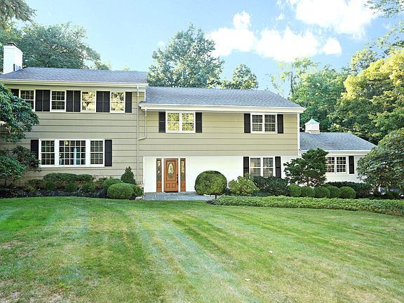 3rd image of 15 Rose Ln