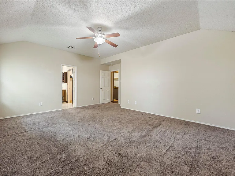 2701 Redwood St — Photo 11