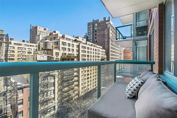 Sold by William Raveis Real Estate | media 11