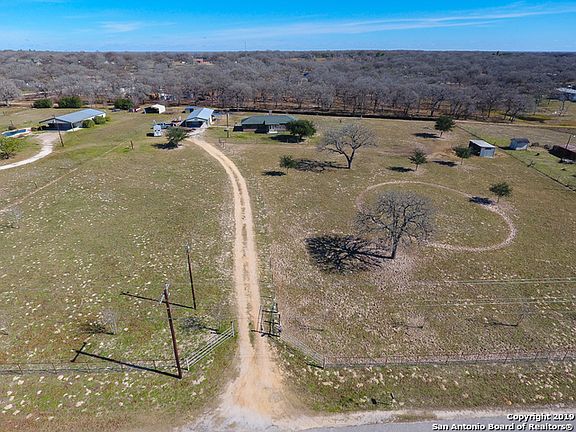 2nd image of 140 Rolling Hills Dr