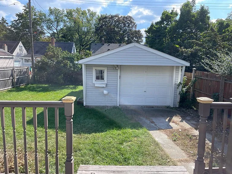 136 Girard Ave — Photo 21