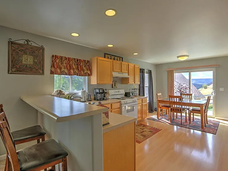 621 Lariat Loop — Photo 9