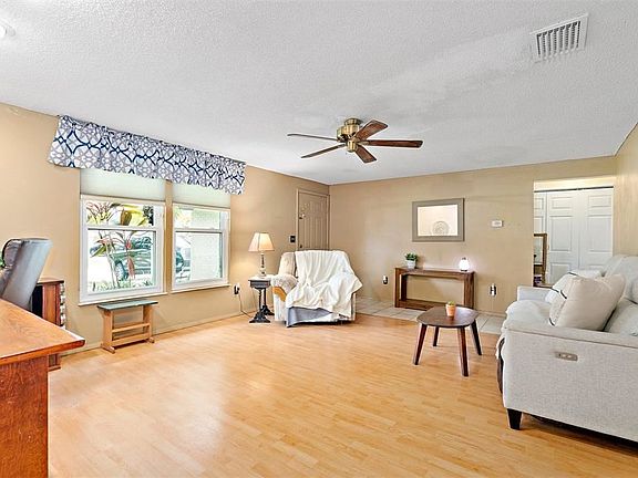5th image of 343 Westford Cir