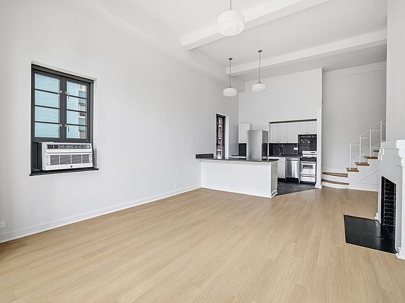 4th image of 310 E 44th St APT 1611