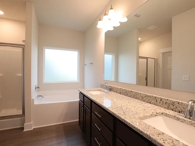 416 Pemberton Ln — Photo 8
