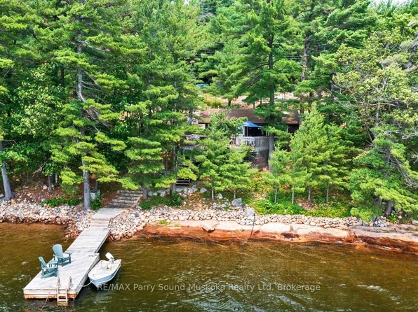 231 Blind Bay Cottagers Rd, Carling, ON P0G 1G0