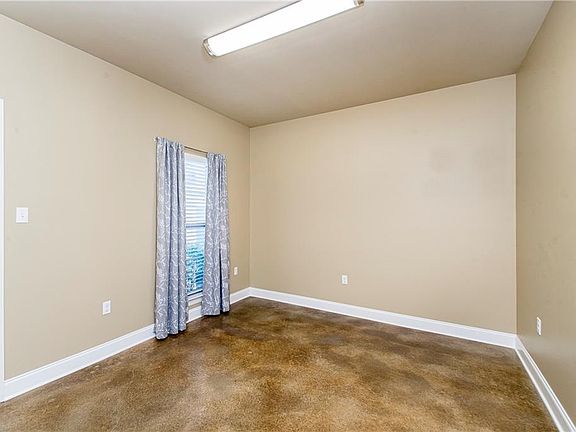 5th image of 29765 Atlanta Dr