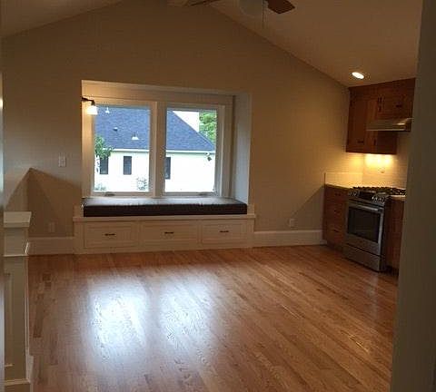 oak hardwoods, casement windows