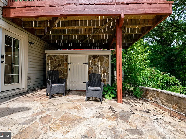 7317 Castleberg Ct — Photo 31