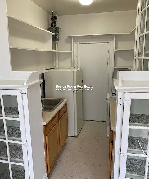 1111 Boylston St #20 — Photo 8