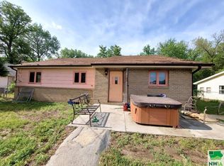 454 N Shore Dr, South Sioux City, NE 68776