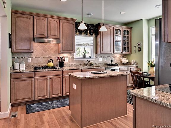 5th image of 4178 Winthrop Cir