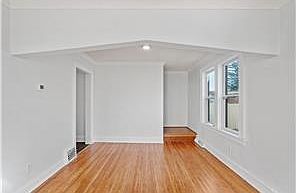 3rd image of 3934 Vera Cruz Ave N