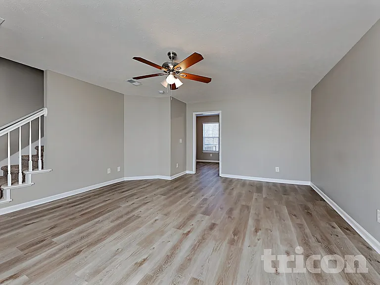 700 Holland Ridge Dr — Photo 3