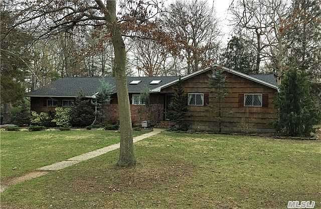 2nd image of 8 Riviera Ct