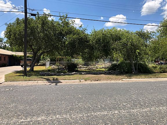2nd image of 414 S Alta Vista St