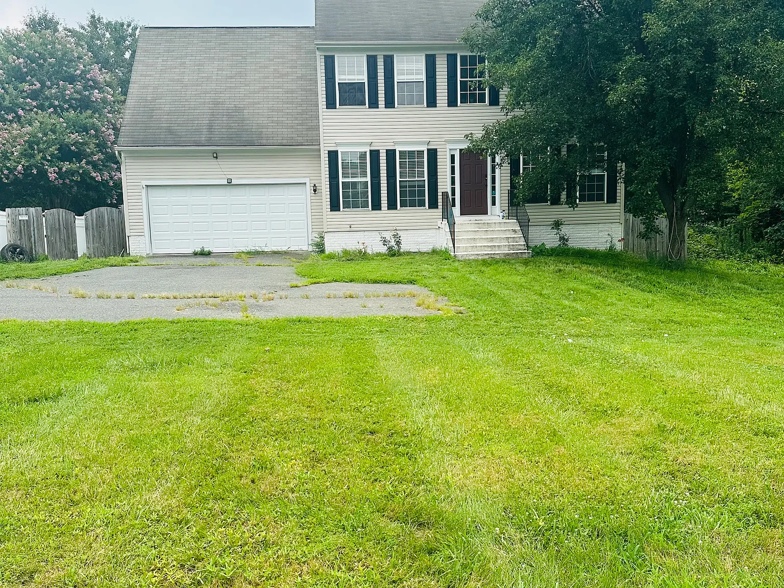 4 bed, 1916 sqft, $2,900 — Photo 1