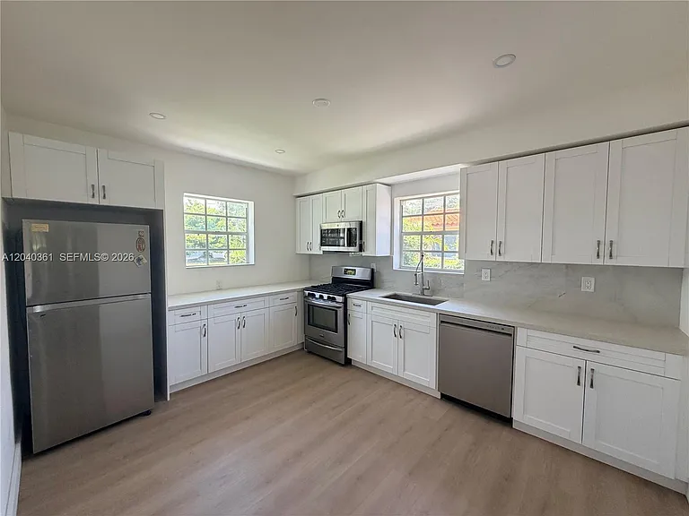 1525 SW 76th Ct — Photo 9