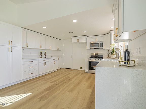 3rd image of 7930 Elder Ave